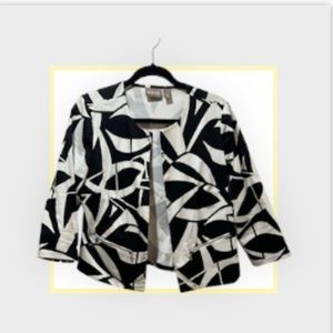 ❤️❤️Most versatile light weight black and white Chico’s jacket ever.  Size 1 ❤️